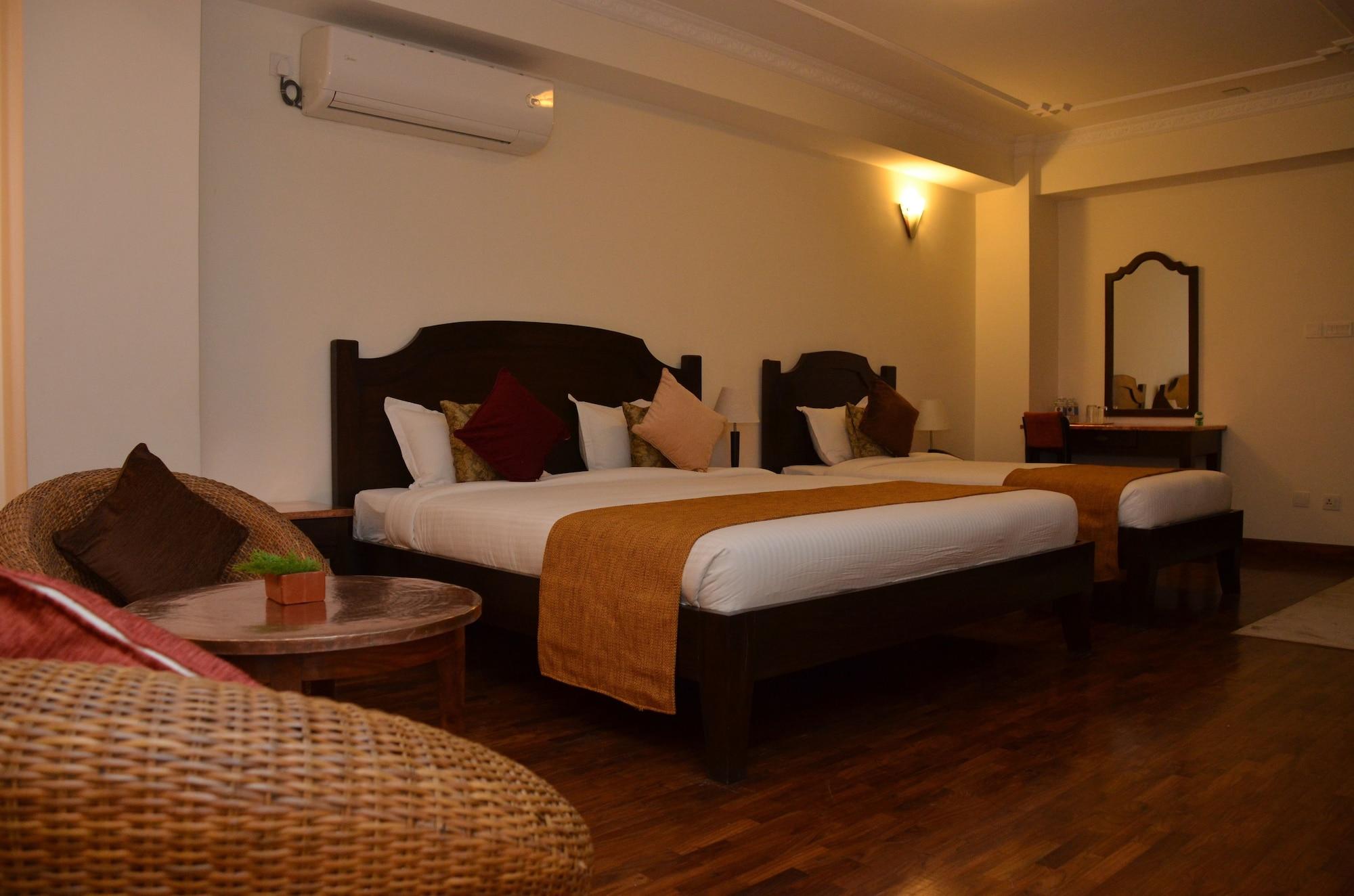 Hotel Holy Himalaya Катманду Экстерьер фото