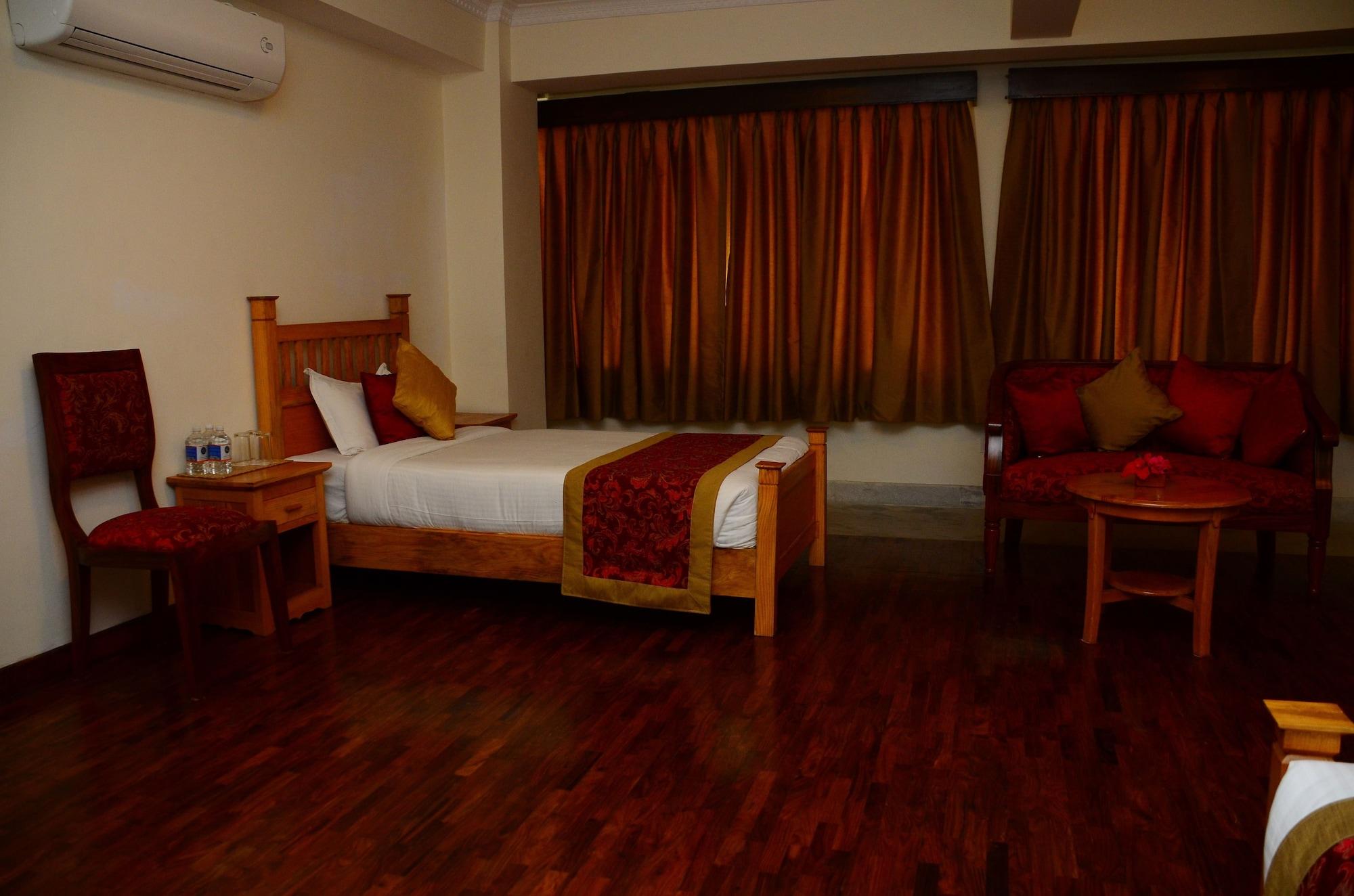 Hotel Holy Himalaya Катманду Экстерьер фото