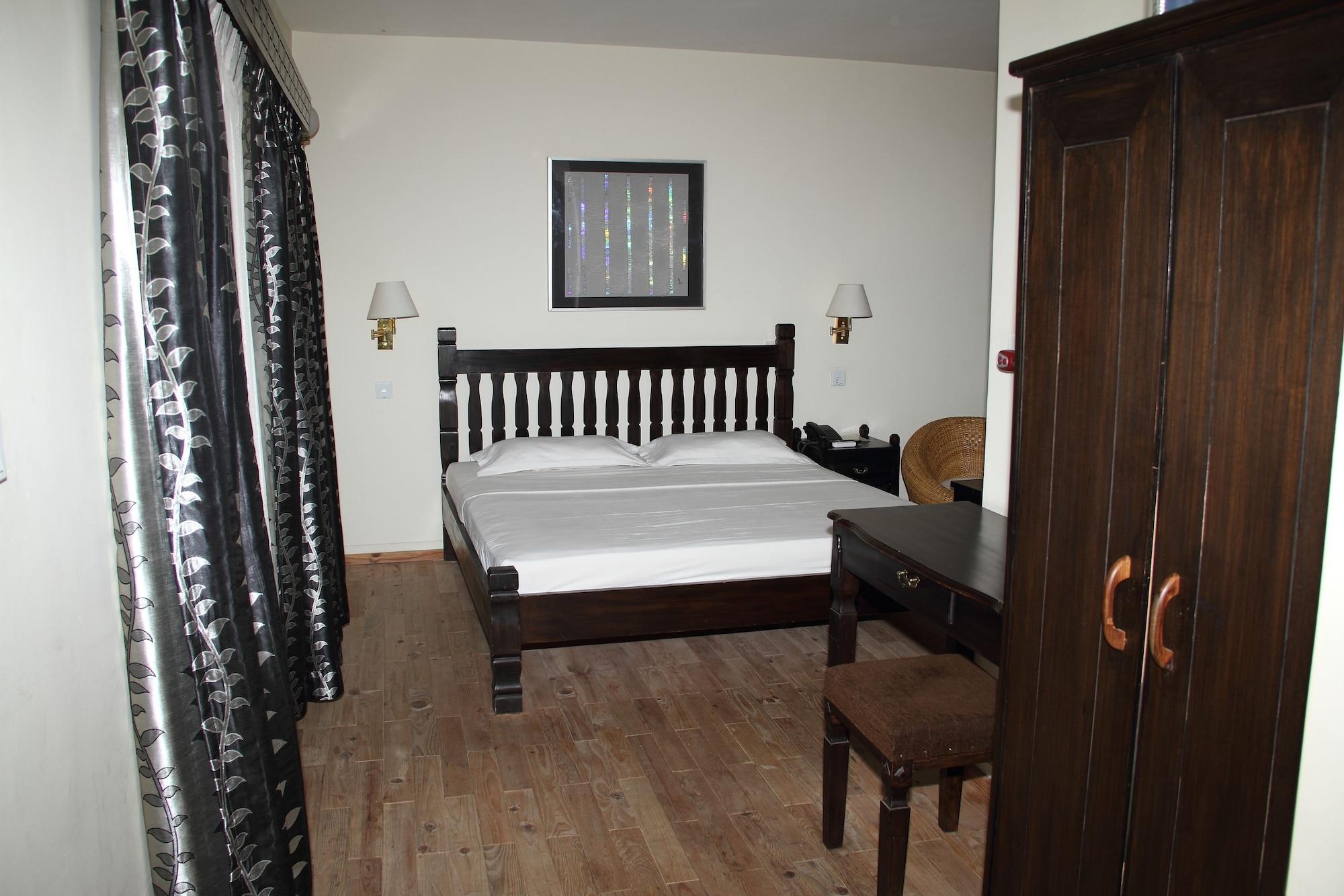 Hotel Holy Himalaya Катманду Экстерьер фото