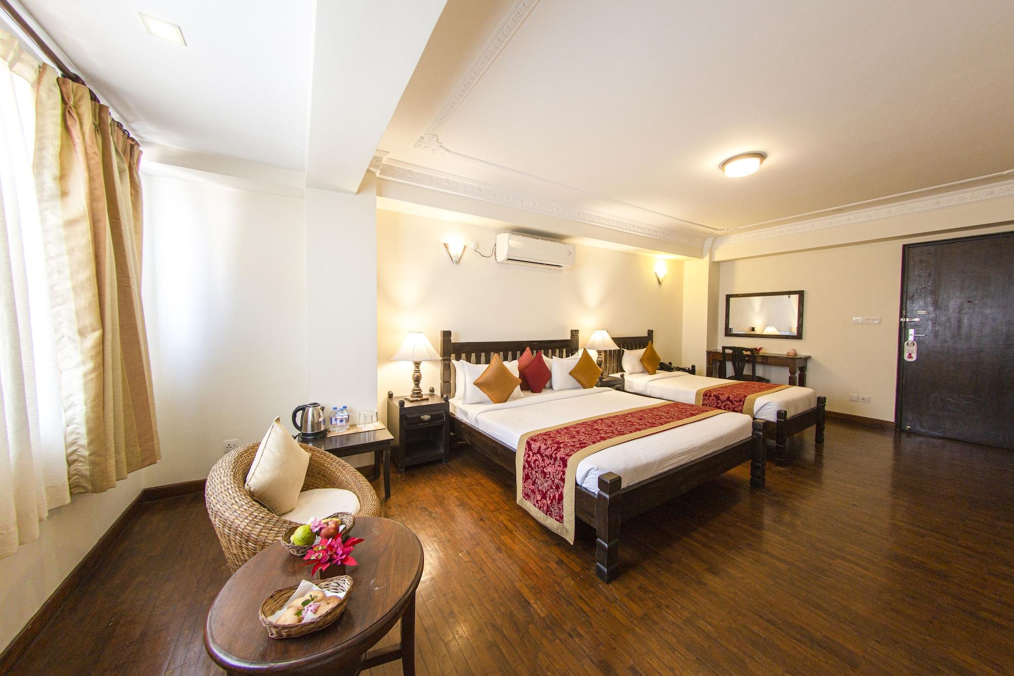Hotel Holy Himalaya Катманду Экстерьер фото