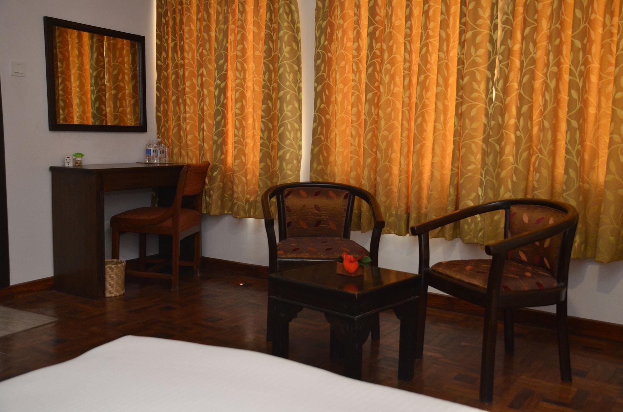 Hotel Holy Himalaya Катманду Экстерьер фото