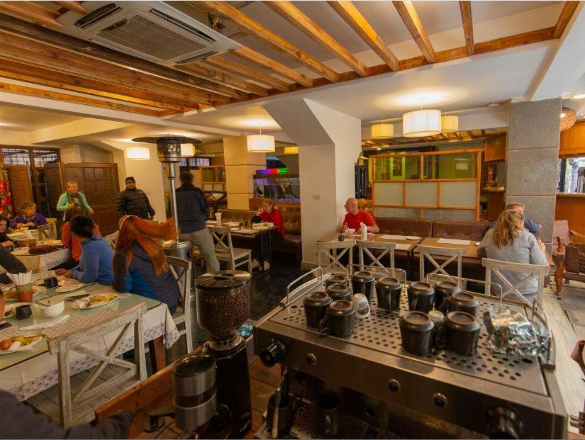 Hotel Holy Himalaya Катманду Экстерьер фото