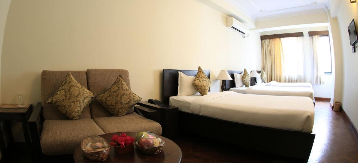 Hotel Holy Himalaya Катманду Экстерьер фото