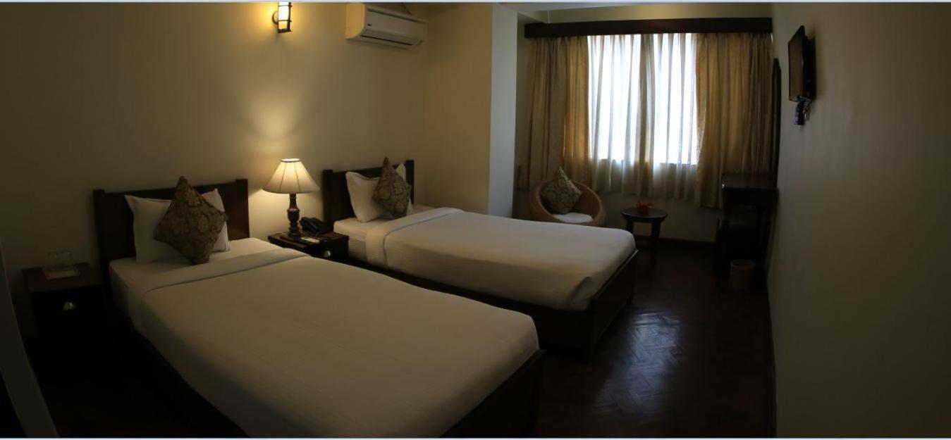 Hotel Holy Himalaya Катманду Экстерьер фото