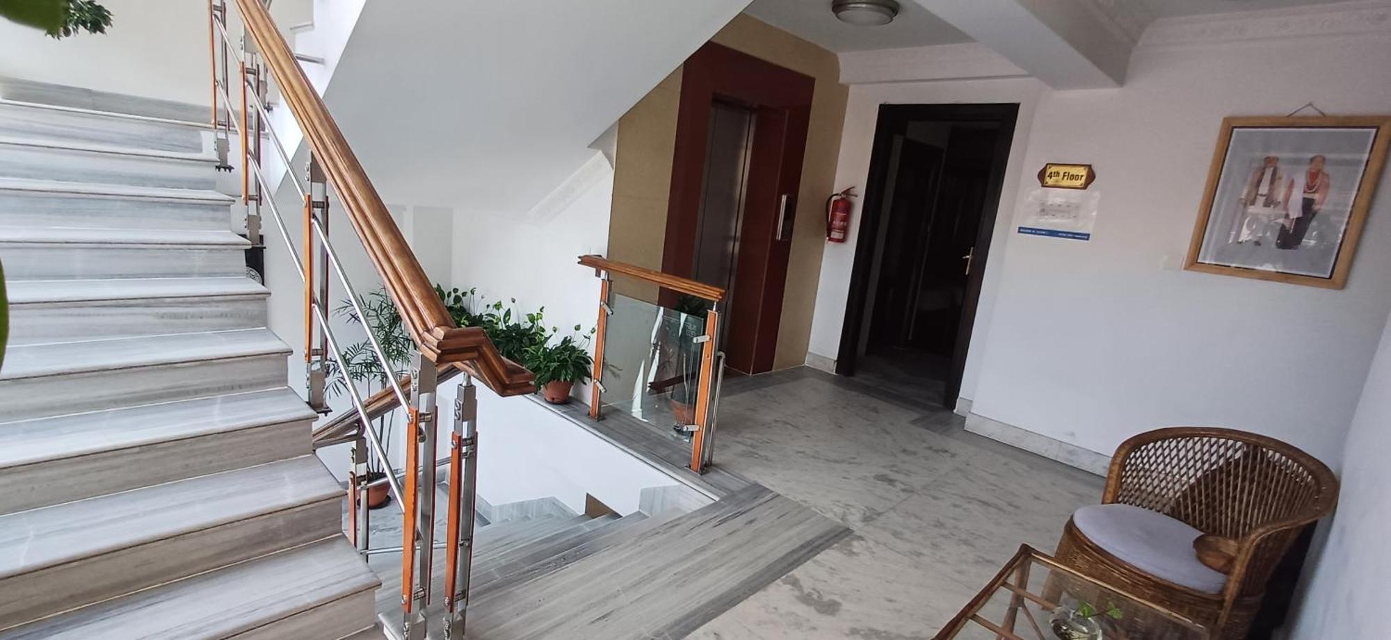Hotel Holy Himalaya Катманду Экстерьер фото
