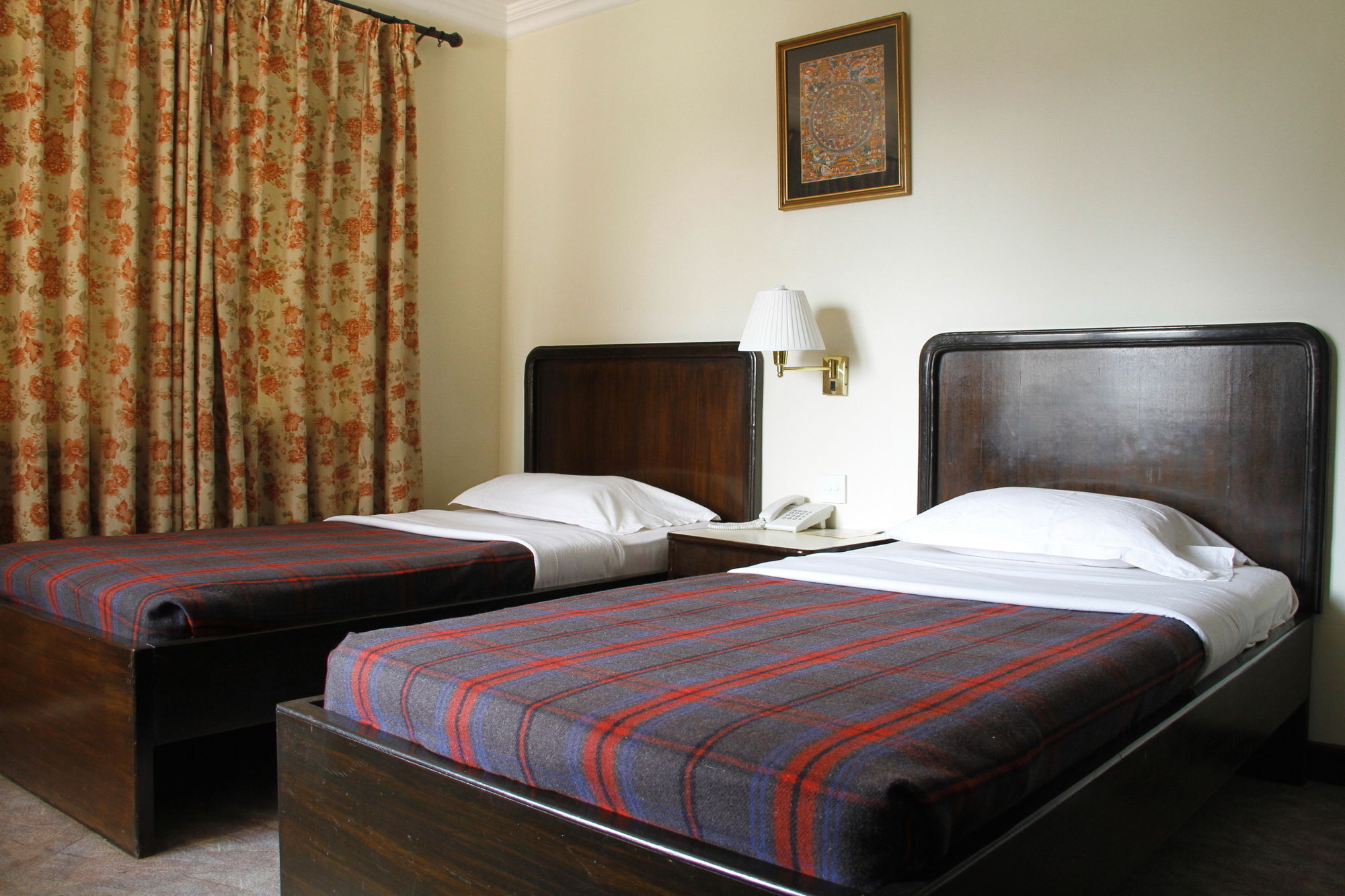 Hotel Holy Himalaya Катманду Экстерьер фото