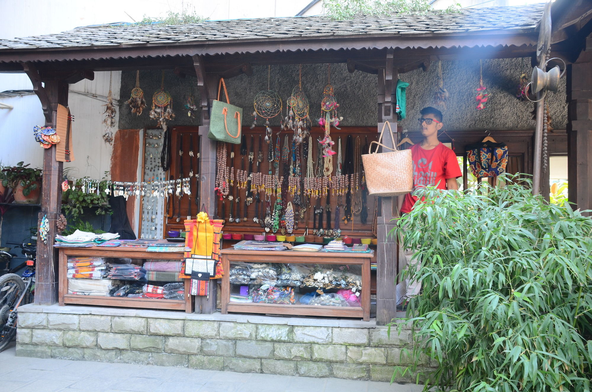 Hotel Holy Himalaya Катманду Экстерьер фото